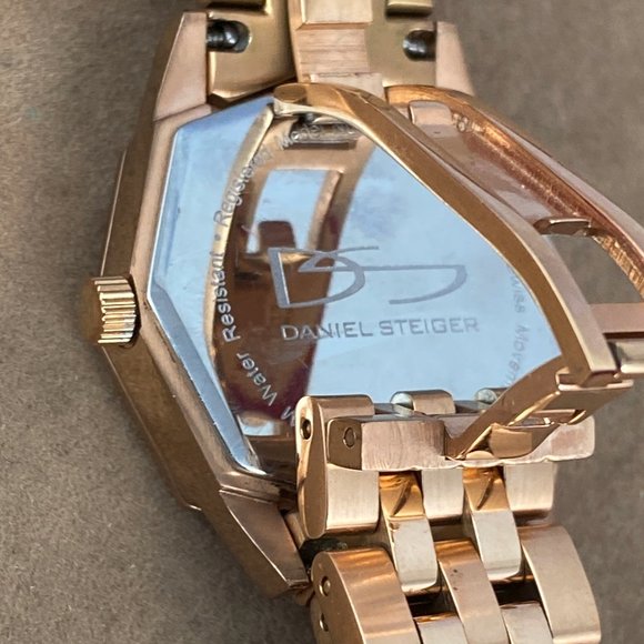 Stunning  Designer Daniel Steiger Rose Gold Watch - Picture 5 of 8